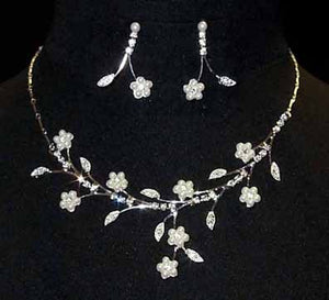 #11975 Pearl Flower and Leaf Neck and Ear Set